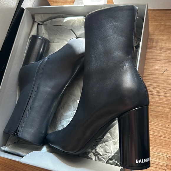 BALENCIAGA BLACK BOOTS 39.5 - Picture 1 of 4